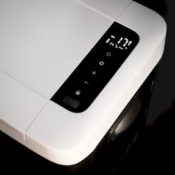 Mestic MCC-25 Compressor Koelbox - 25 Liter 11 Mestic MCC-25 Compressor Koelbox - 25 Liter -Buitenuitrusting 1200 1200 104 1502930web 5