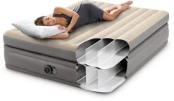 Intex Prime Comfort Luchtbed - Queensize - Ingebouwde Elektrische Pomp -Buitenuitrusting 1320 1900 64164 inuse 2023 300