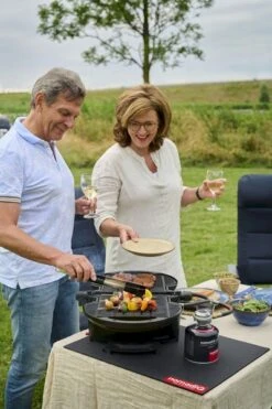 NomadiQ Draagbare Gasbarbecue - Zwart -Buitenuitrusting 1900 1267 mvd0748 1