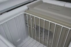 Engel MD60F-C Dual-zone Compressor Koelbox - 57 Liter 8 Engel MD60F-C Dual-zone Compressor Koelbox - 57 Liter -Buitenuitrusting 1900 2849 md60fc umluftventilator detail