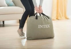 Intex Prime Comfort Luchtbed - Eenpersoons - Ingebouwde Elektrische Pomp -Buitenuitrusting 899 1294 64162 inuse2 2020 300