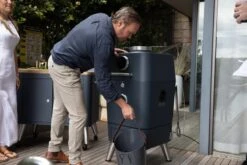 Everdure 4K Houtskool Barbecue Met Beschermhoes - Antraciet/blauw 9 Everdure 4K Houtskool Barbecue Met Beschermhoes - Antraciet/blauw -Buitenuitrusting 9312646030145 3 copy